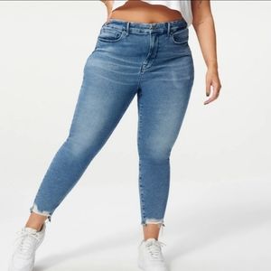Good American Chewed Hem Cropped Denim Jeans